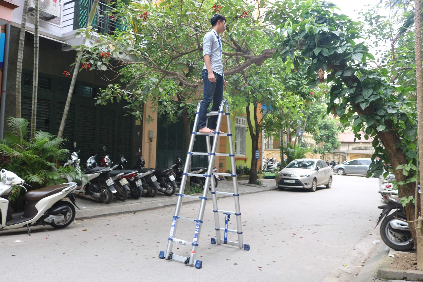 Thang nhôm rút đôi chữ a tại hải phòng